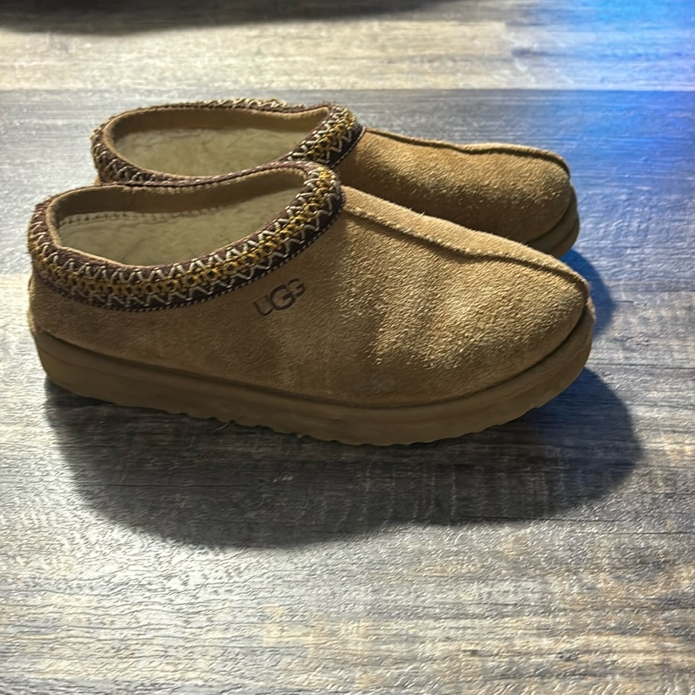 Brown Tasman Ugg size 6